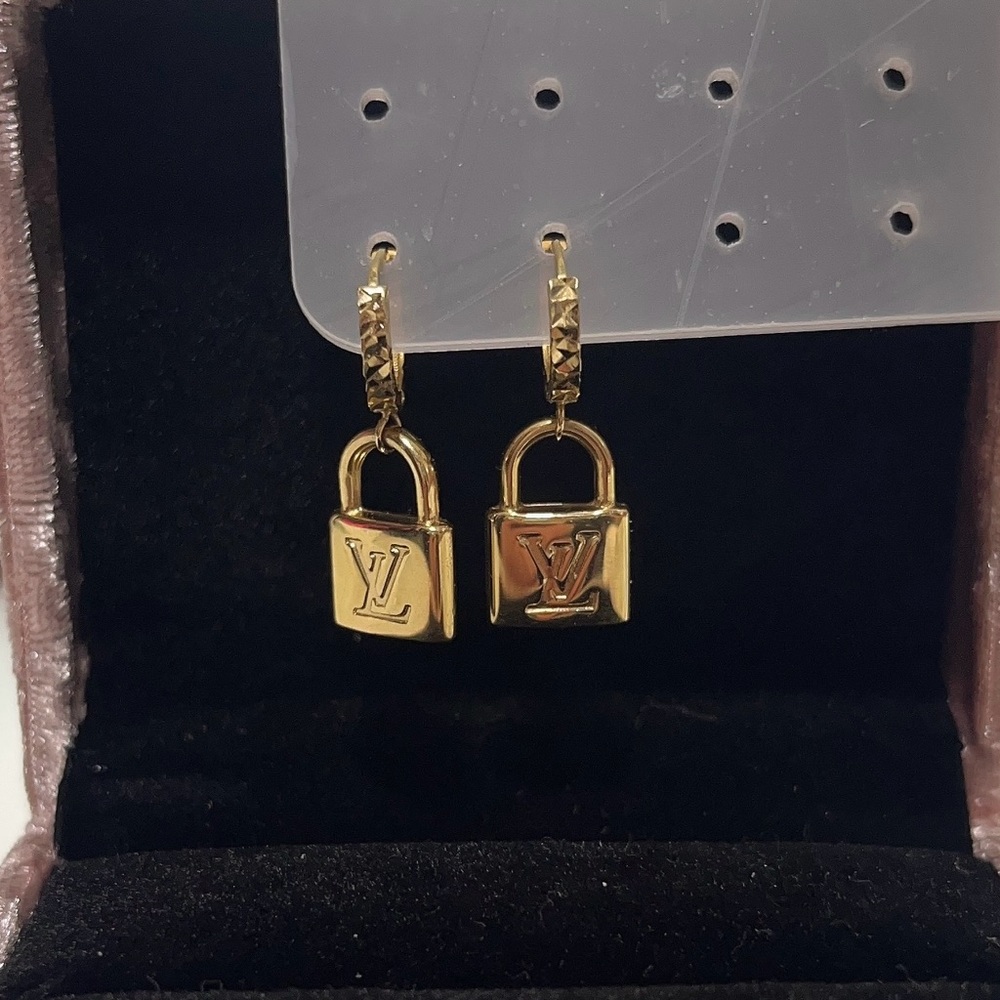 18k Gold